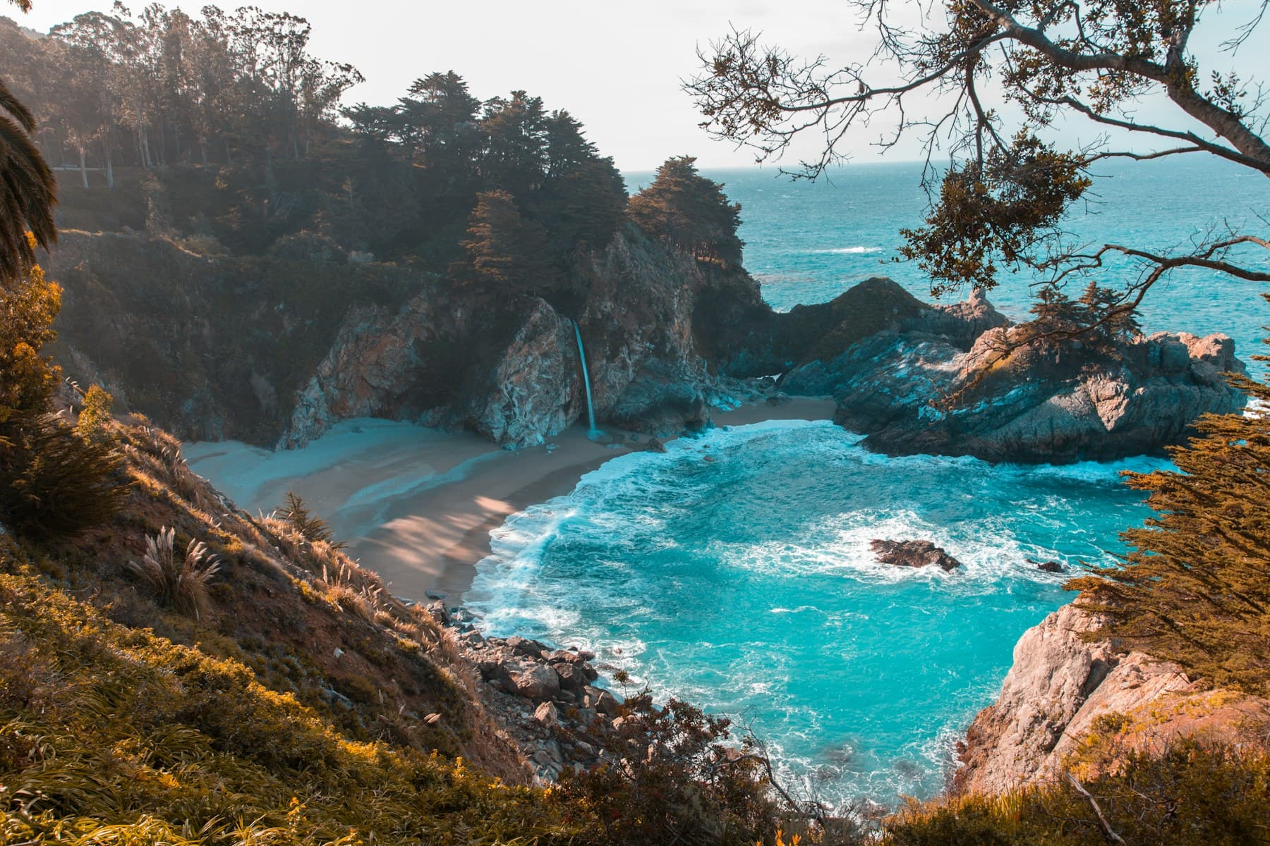 Rocky tropical coastline, shown as an illustrative Nassau tour image